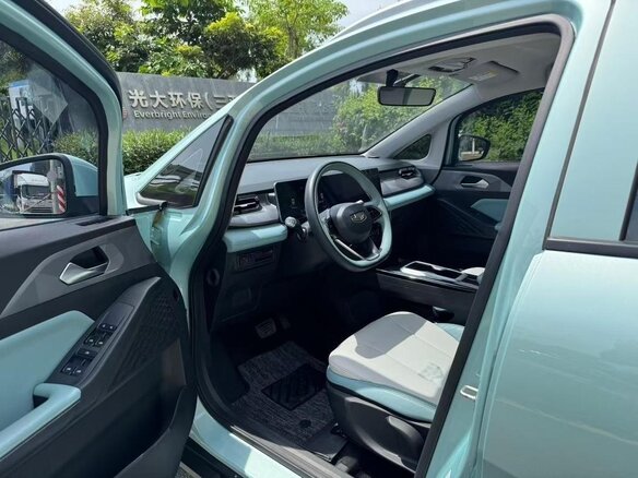 2024 Geely Geometry E 39.4 kWh, голубой, 1450678 рублей - вид 7