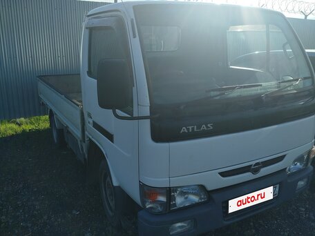 2003 Nissan Atlas, белый, 1650000 рублей, вид 2