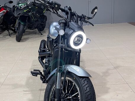 2026 QJMotor SRV 600 V2, серебристый, 589000 рублей, вид 3