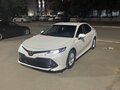 2020 Toyota Camry VIII (XV70), белый, 3230000 рублей