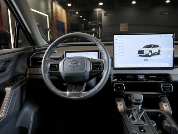 2026 Toyota RAV4 VI (XA60), чёрный - вид 29