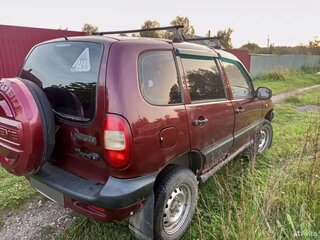 2005 Chevrolet Niva I, красный, 235000 рублей, вид 3