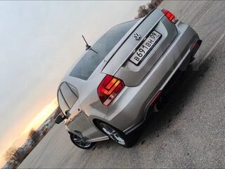 2017 Volkswagen Polo V Рестайлинг, серебристый, 1535000 рублей, вид 3
