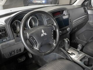 2014 Mitsubishi Pajero IV Рестайлинг 1, серебристый, 1860000 рублей, вид 5