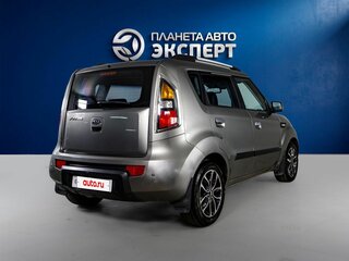 2010 Kia Soul I, серый, 940000 рублей, вид 4