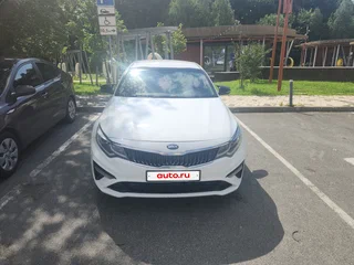 2019 Kia Optima IV Рестайлинг, белый, 980000 рублей, вид 1