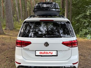 2017 Volkswagen Touran II, белый, 1950000 рублей, вид 3