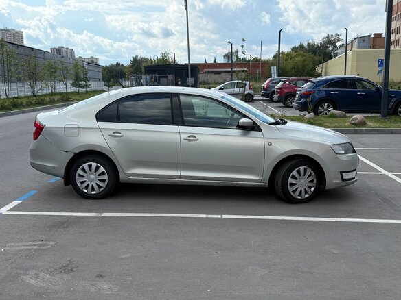 2015 Skoda Rapid I, серый - вид 3