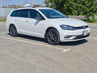 2017 Volkswagen Golf VII Рестайлинг, белый, 1530000 рублей, вид 2
