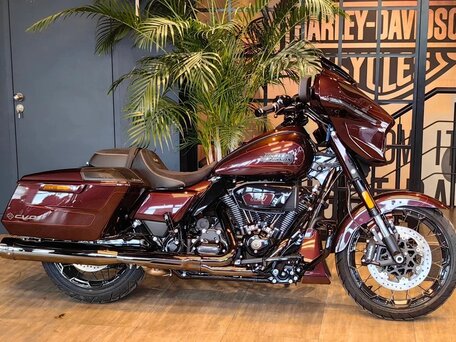 2024 Harley-Davidson CVO Street Glide, пурпурный, 3950000 рублей, вид 2