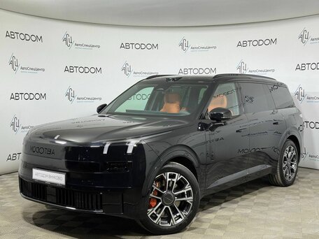 Lynk & Co 900