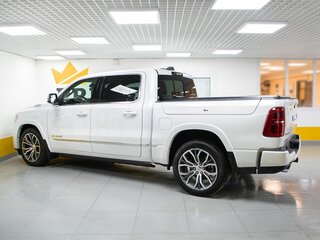 2026 Ram 1500 Crew Cab V Рестайлинг, белый, 10999000 рублей, вид 4
