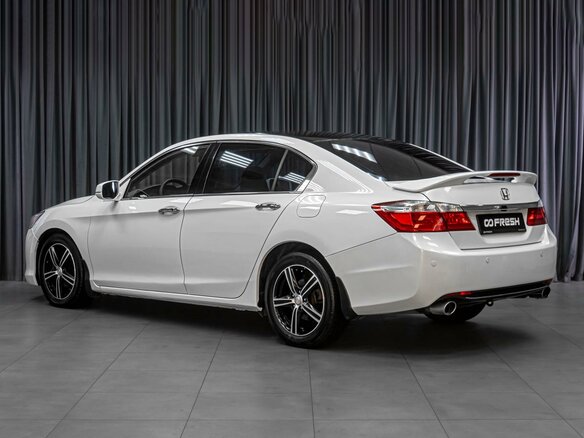 2013 Honda Accord IX, белый - вид 1