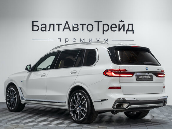 2026 BMW X7 40i I (G07) Рестайлинг, белый, 16350000 рублей - вид 10
