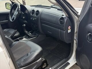 2003 Jeep Cherokee III (KJ), серый, 650000 рублей, вид 4