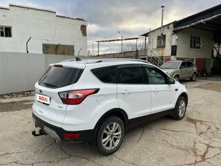 2017 Ford Kuga II Рестайлинг, белый, 1640000 рублей, вид 2