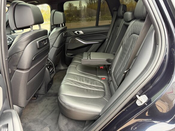 2018 BMW X5 50i IV (G05/G18), чёрный, 4700000 рублей - вид 23