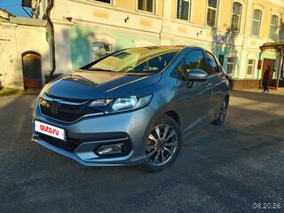 2018 Honda Fit III Рестайлинг, серебристый, 999990 рублей, вид 1