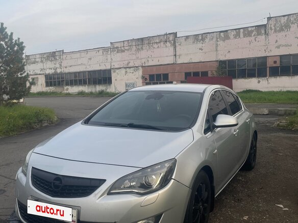 2010 Opel Astra J, серебристый