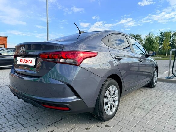 2022 Hyundai Solaris II Рестайлинг, серый, 1560000 рублей - вид 2