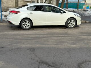 2018 Kia Cerato III Рестайлинг (Classic), белый, 1300000 рублей, вид 4