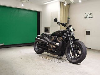 2021 Harley-Davidson Sportster S, чёрный, 1377000 рублей, вид 3