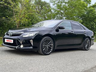 2017 Toyota Camry VII (XV50) Рестайлинг, чёрный, 1690000 рублей, вид 1