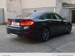 2018 BMW 5 серии 520i VII (G30/G31/G38), чёрный, 2850000 рублей, вид 4