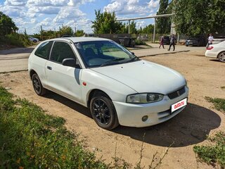 1999 Mitsubishi Mirage V, белый, 320000 рублей, вид 3