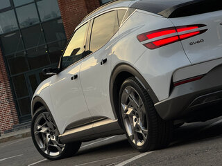 2021 Genesis GV60 I, белый, 7790000 рублей, вид 4