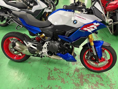2025 BMW F 900 XR, белый, 1399000 рублей, вид 2