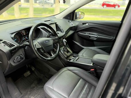 2017 Ford Kuga II Рестайлинг, чёрный, 1600000 рублей, вид 4