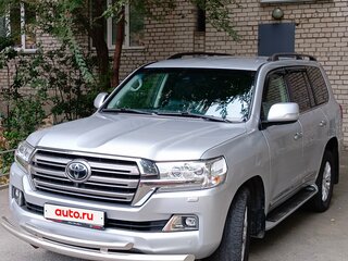 2015 Toyota Land Cruiser 200 Series Рестайлинг 2, серебристый, 6500000 рублей, вид 1