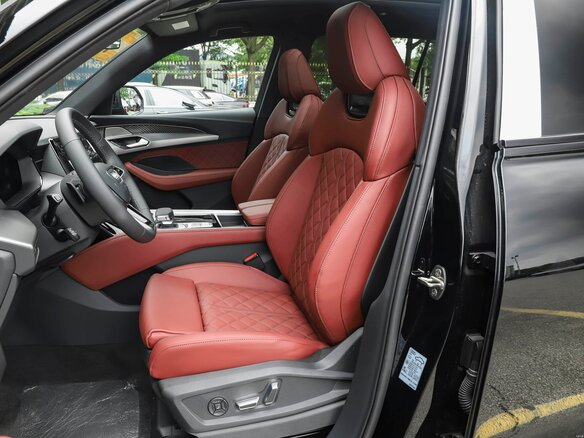 2026 Audi Q6 45 TFSI, чёрный, 5990000 рублей - вид 5