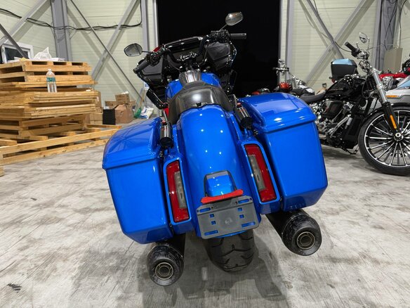 2026 Harley-Davidson CVO Road Glide, синий - вид 18