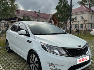 2014 Kia Rio 6-speed III, белый, 970000 рублей, вид 3