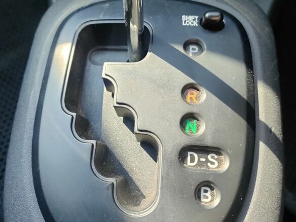 2009 Toyota Vitz II (XP90), серебристый - вид 28