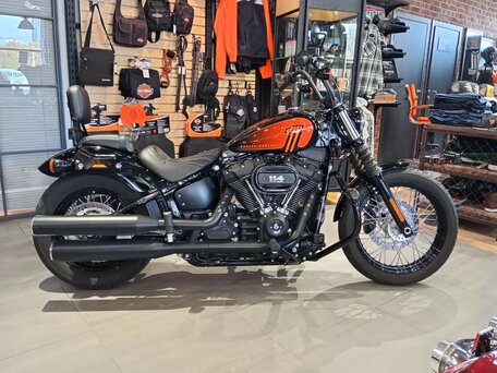 2021 Harley-Davidson Street Bob, чёрный, 1830000 рублей, вид 1