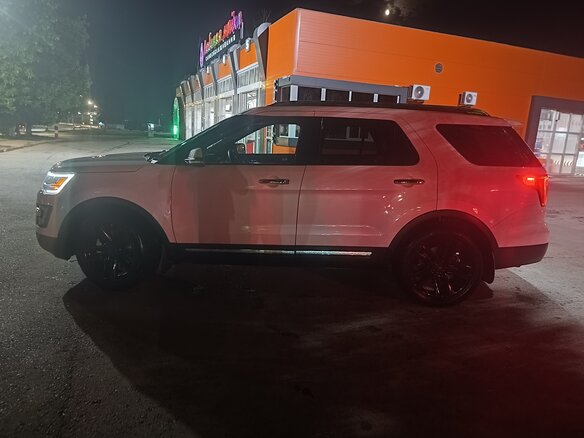 2015 Ford Explorer V Рестайлинг, белый, 2200000 рублей - вид 5