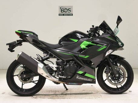 2023 Kawasaki Ninja 400, чёрный, 699000 рублей, вид 2