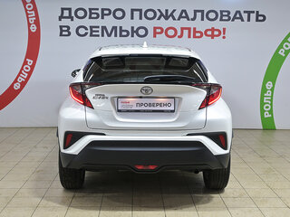 2021 Toyota C-HR I Рестайлинг, белый, 2560000 рублей, вид 5