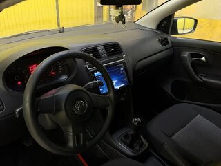 2014 Volkswagen Polo V, серебристый, 800000 рублей, вид 4
