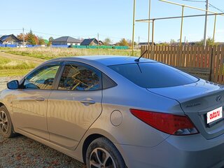 2016 Hyundai Solaris I Рестайлинг, серебристый, 800000 рублей, вид 5