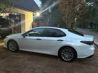 2018 Toyota Camry VIII (XV70), белый, 2500000 рублей, вид 2