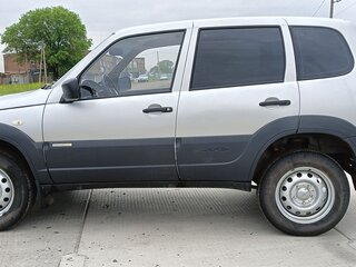 2012 Chevrolet Niva I Рестайлинг, серебристый, 480000 рублей, вид 5