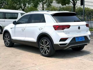 2022 Volkswagen T-Roc I Рестайлинг, белый, 1730000 рублей, вид 4