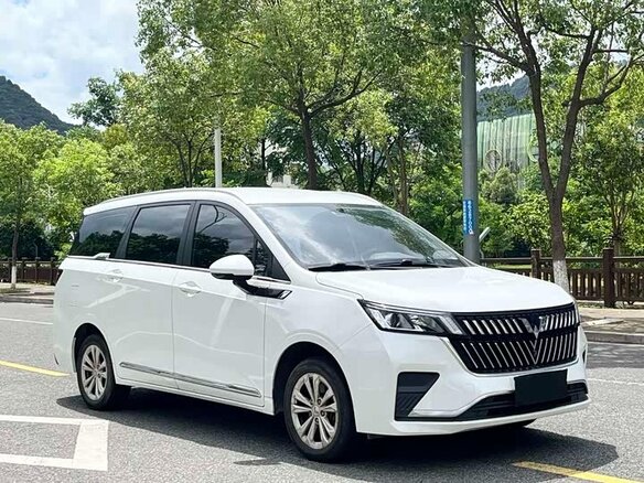 2023 Wuling Jiachen, белый, 1240000 рублей - вид 2