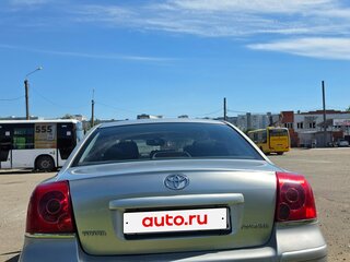 2005 Toyota Avensis II, серебристый, 700000 рублей, вид 4