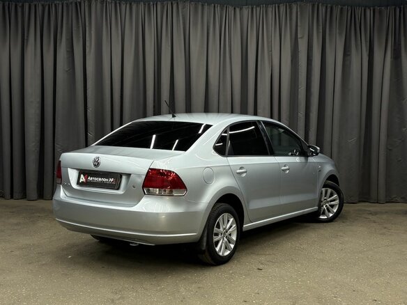 2013 Volkswagen Polo V, серебристый, 634888 рублей - вид 3