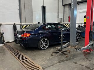 2014 BMW 5 серии 520d VI (F10/F11/F07) Рестайлинг, синий, 1990000 рублей, вид 4